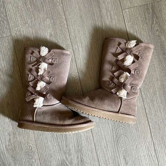 Kids Bow Uggs (sz1) - Picture 1 of 8